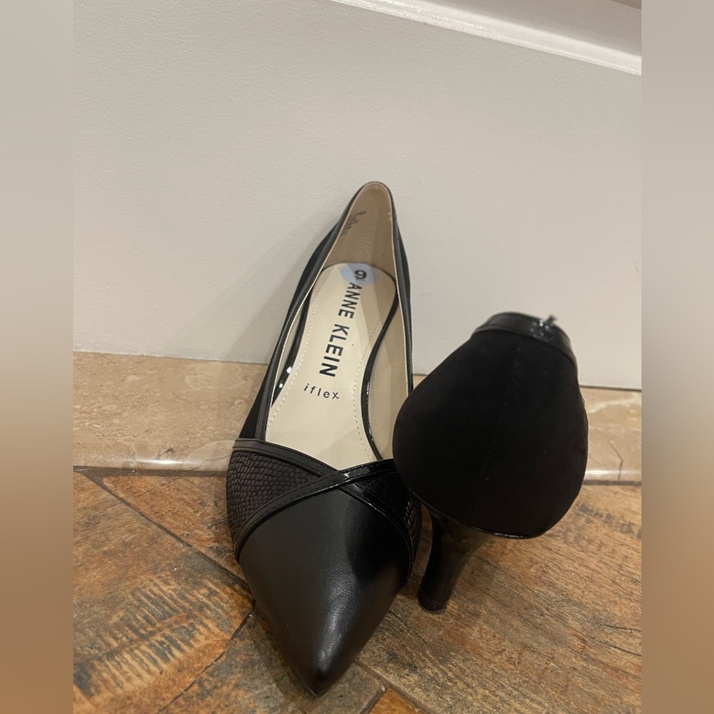 Anne Klein pointed toe kitten heel